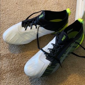 Puma ONE size 8 Men’s Soccer Cleats